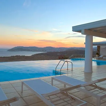 Lia Estate Villa *