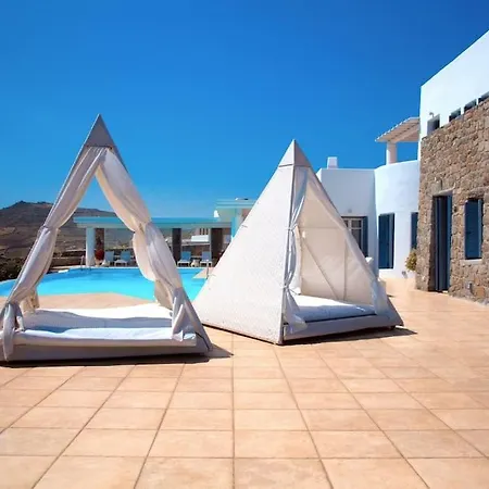 Lia Estate