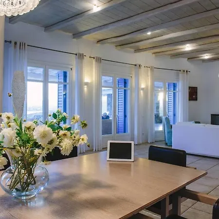 Lia Estate Villa *