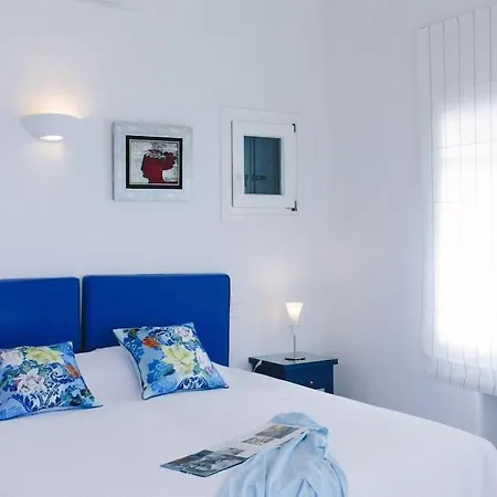 Lia Estate