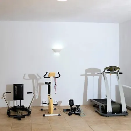 Lia Estate *